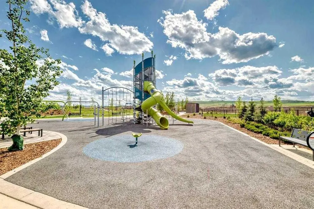 16 Yorkville Landing SW Calgary AB T2X 5N8