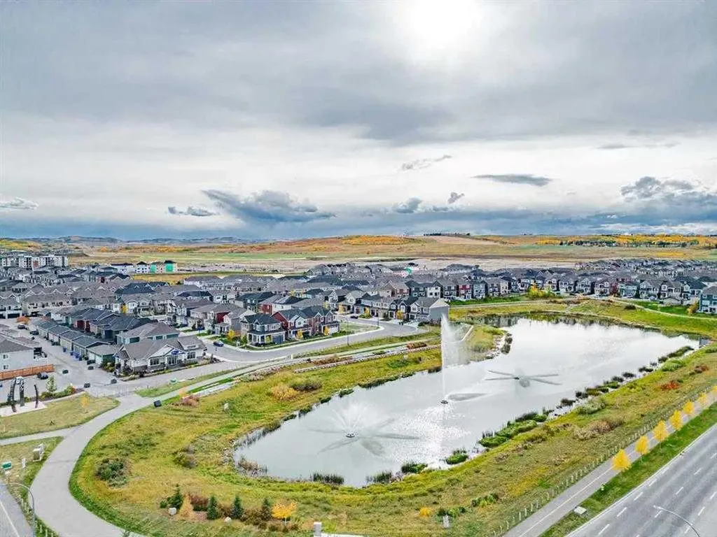 16 Yorkville Landing SW Calgary AB T2X 5N8