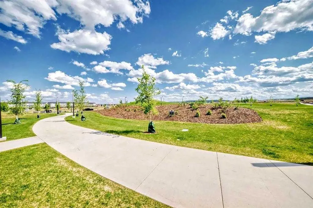 16 Yorkville Landing SW Calgary AB T2X 5N8