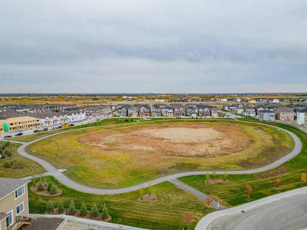 16 Yorkville Landing SW Calgary AB T2X 5N8