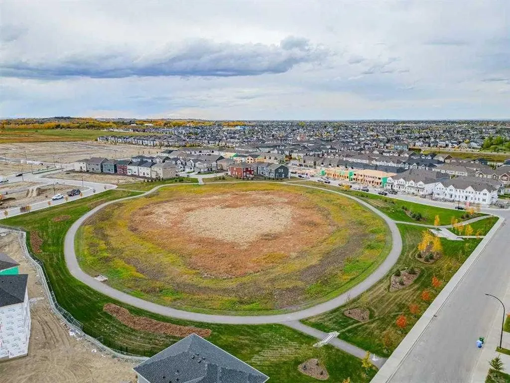 16 Yorkville Landing SW Calgary AB T2X 5N8