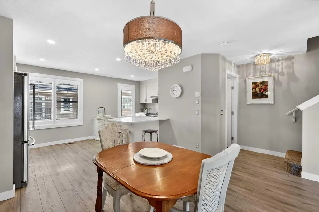 814 Cranbrook Walk SE Calgary AB T3M 2V5
