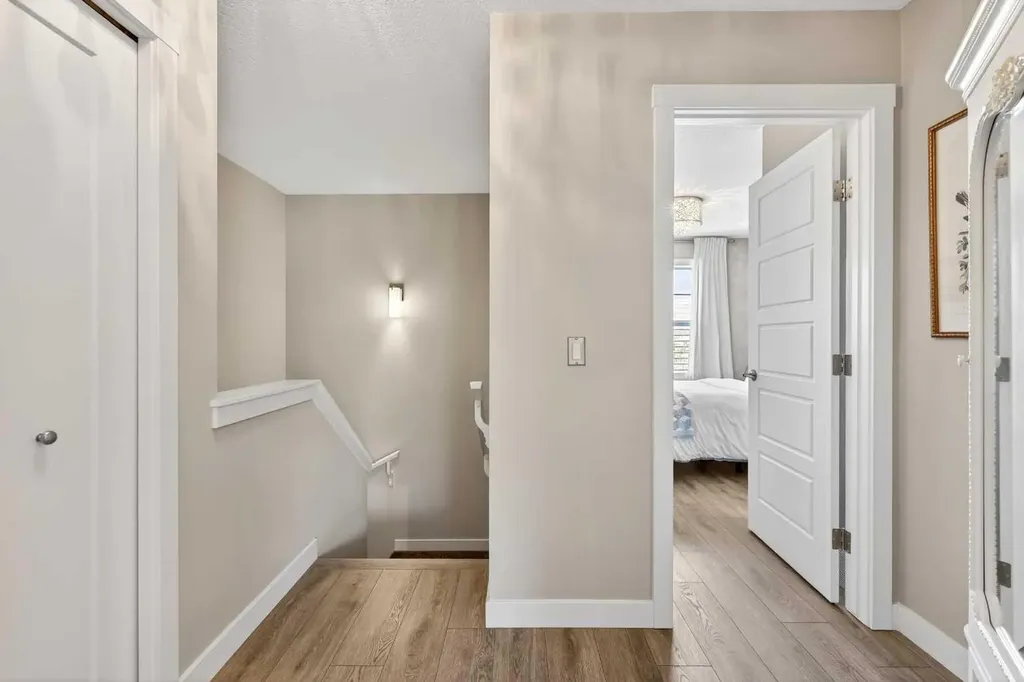 814 Cranbrook Walk SE Calgary AB T3M 2V5