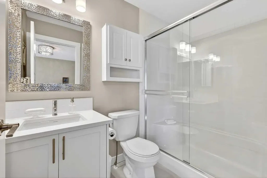 814 Cranbrook Walk SE Calgary AB T3M 2V5