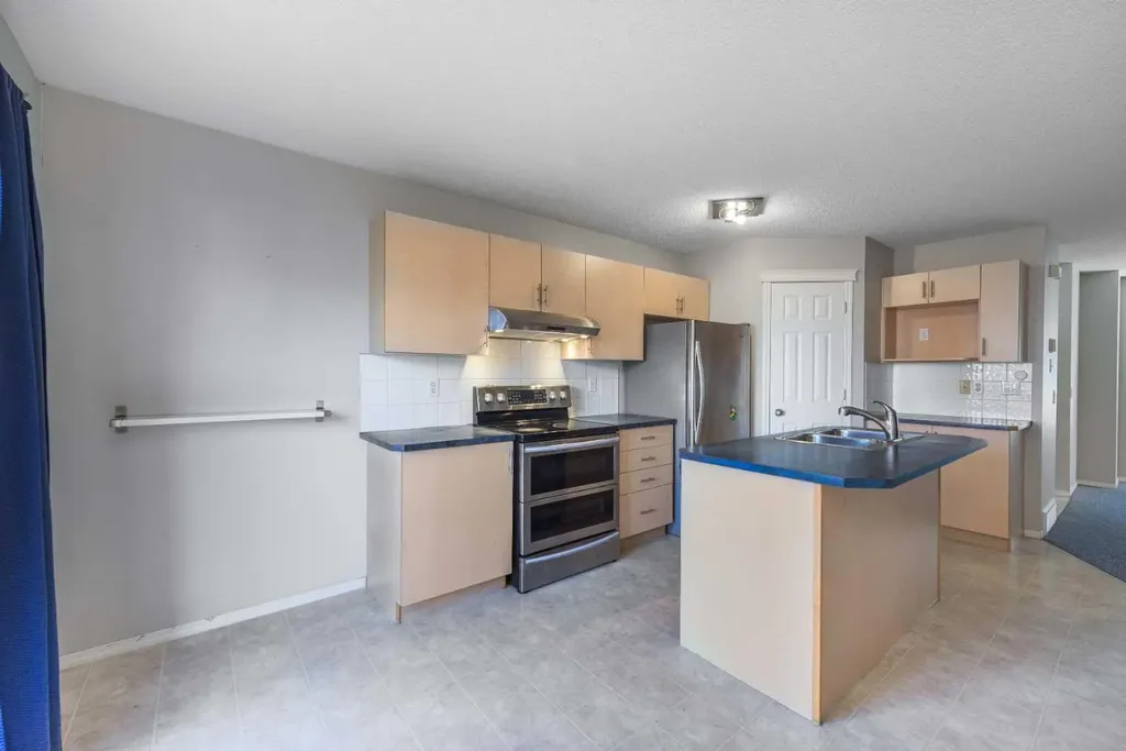 171 Saddlemead Green NE Calgary AB T3J 4M8