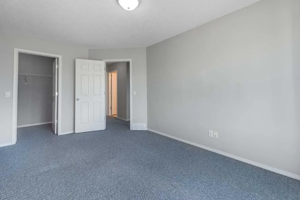 171 Saddlemead Green NE Calgary AB T3J 4M8