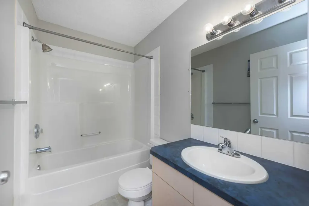 171 Saddlemead Green NE Calgary AB T3J 4M8