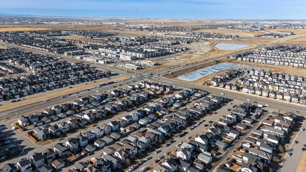 171 Saddlemead Green NE Calgary AB T3J 4M8