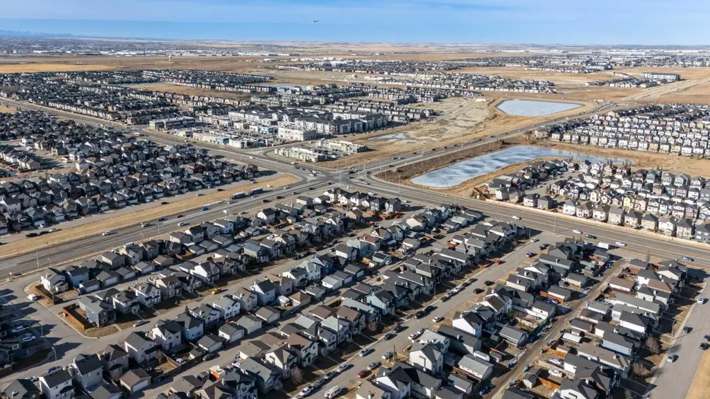 171 Saddlemead Green NE Calgary AB T3J 4M8