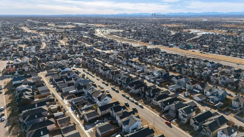 171 Saddlemead Green NE Calgary AB T3J 4M8
