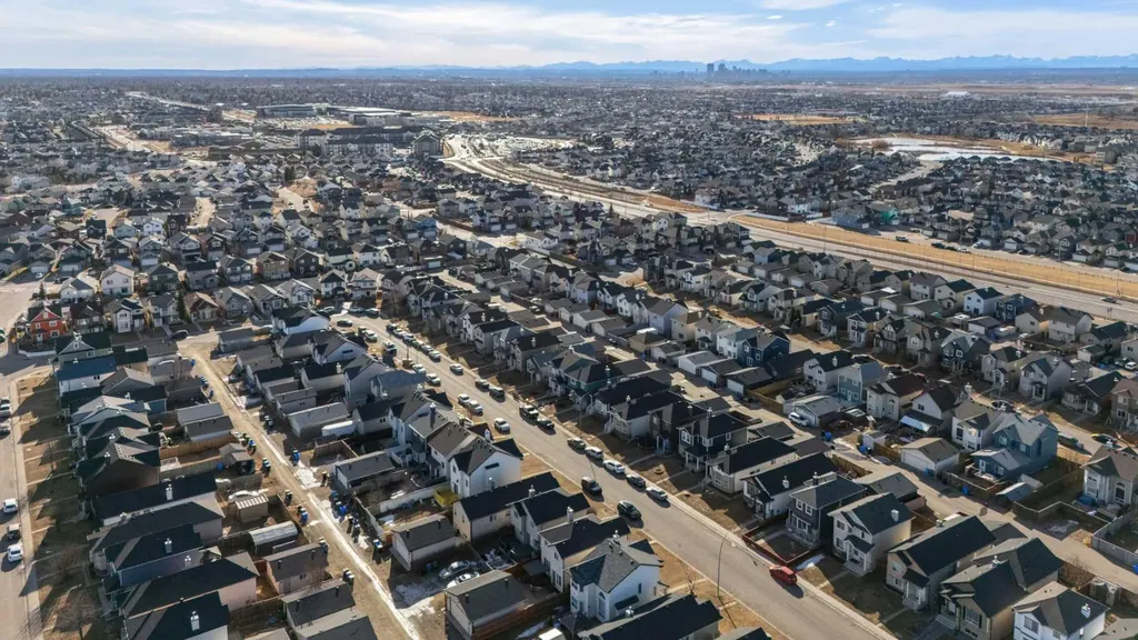171 Saddlemead Green NE Calgary AB T3J 4M8
