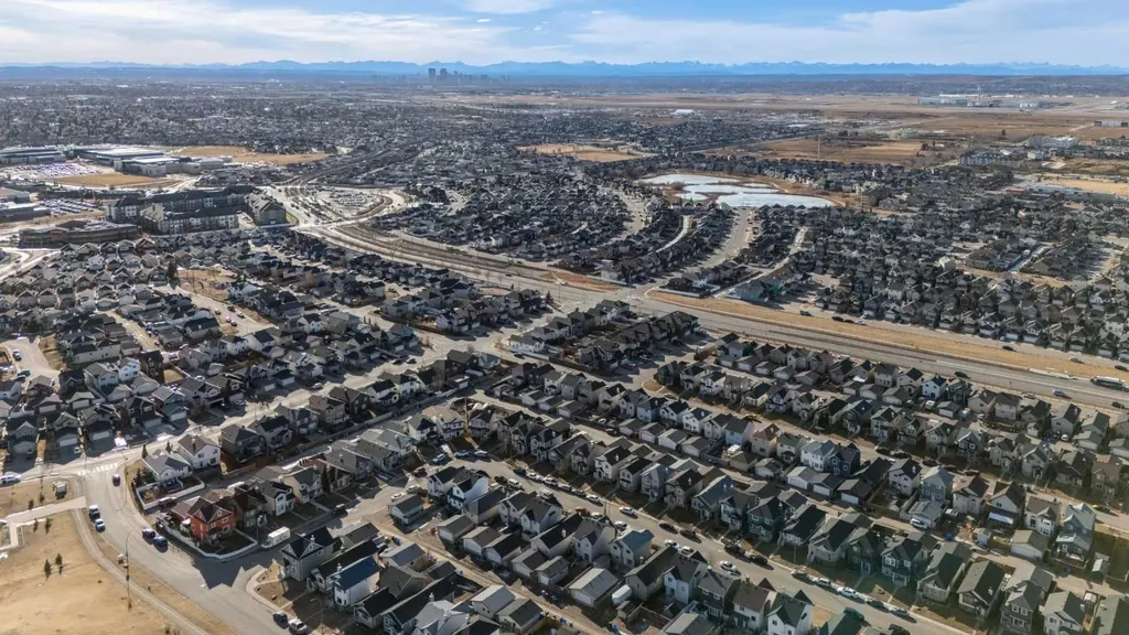 171 Saddlemead Green NE Calgary AB T3J 4M8