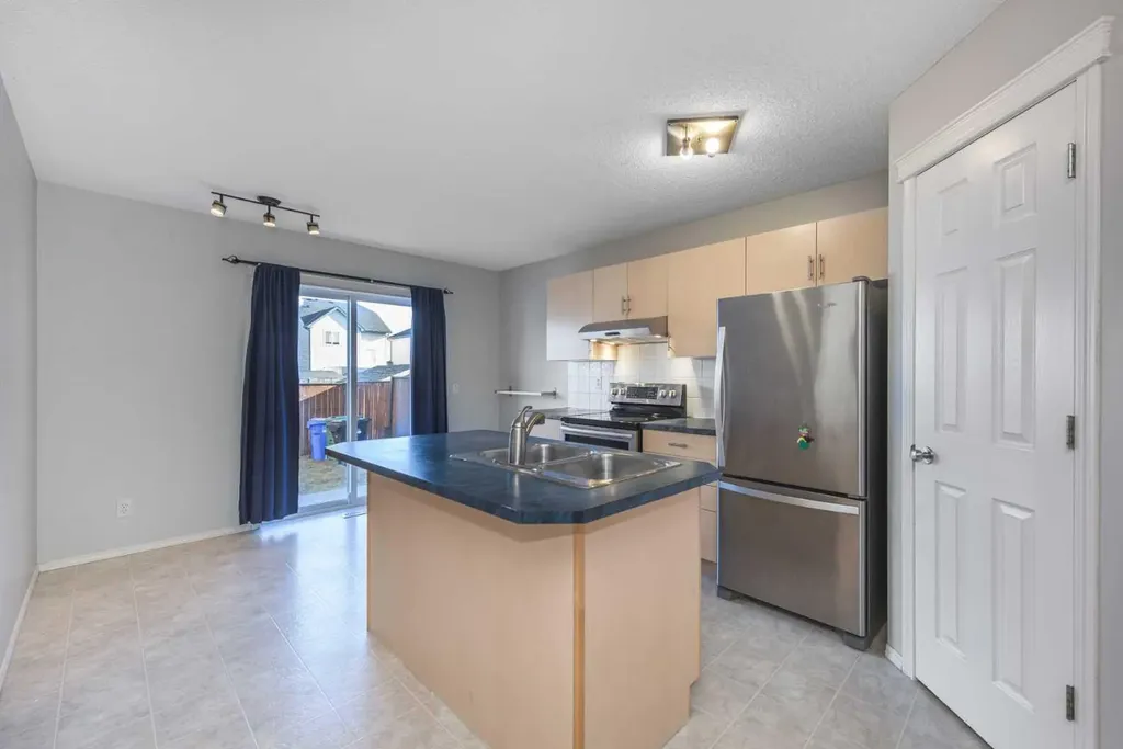 171 Saddlemead Green NE Calgary AB T3J 4M8