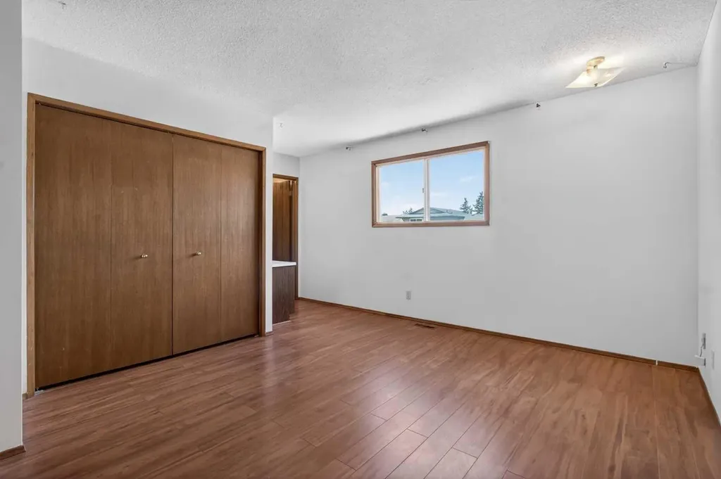 123 Rundleridge Way NE Calgary AB T1Y 2J8