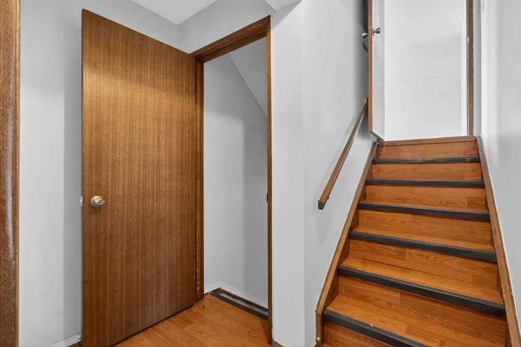 123 Rundleridge Way NE Calgary AB T1Y 2J8
