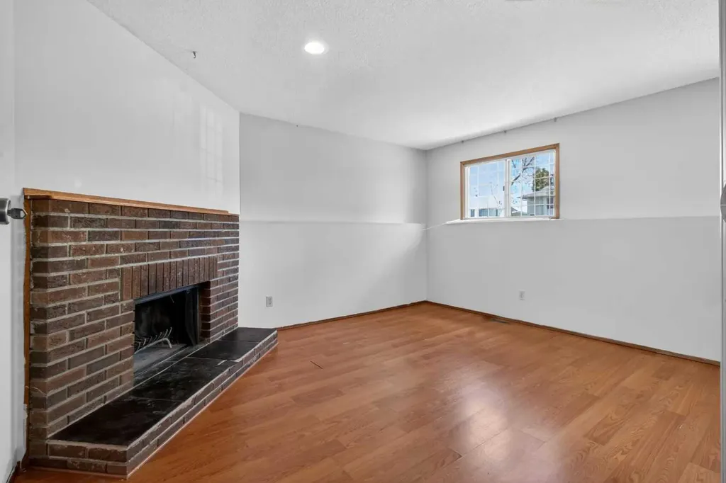 123 Rundleridge Way NE Calgary AB T1Y 2J8