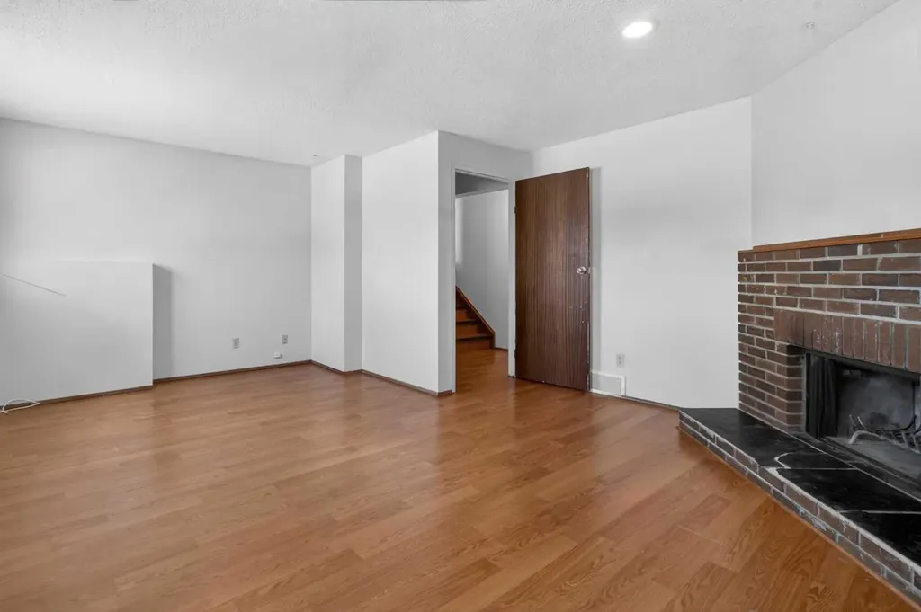 123 Rundleridge Way NE Calgary AB T1Y 2J8