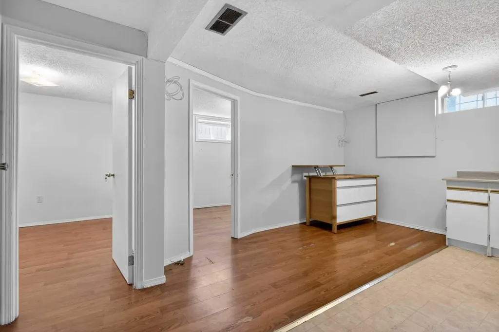 123 Rundleridge Way NE Calgary AB T1Y 2J8