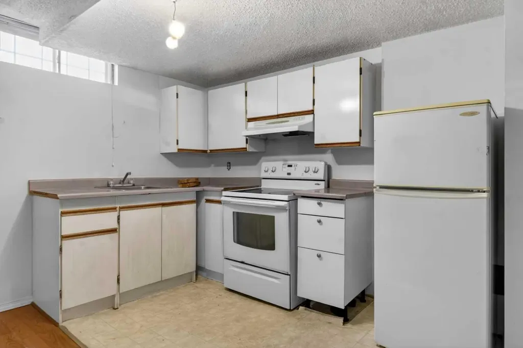 123 Rundleridge Way NE Calgary AB T1Y 2J8