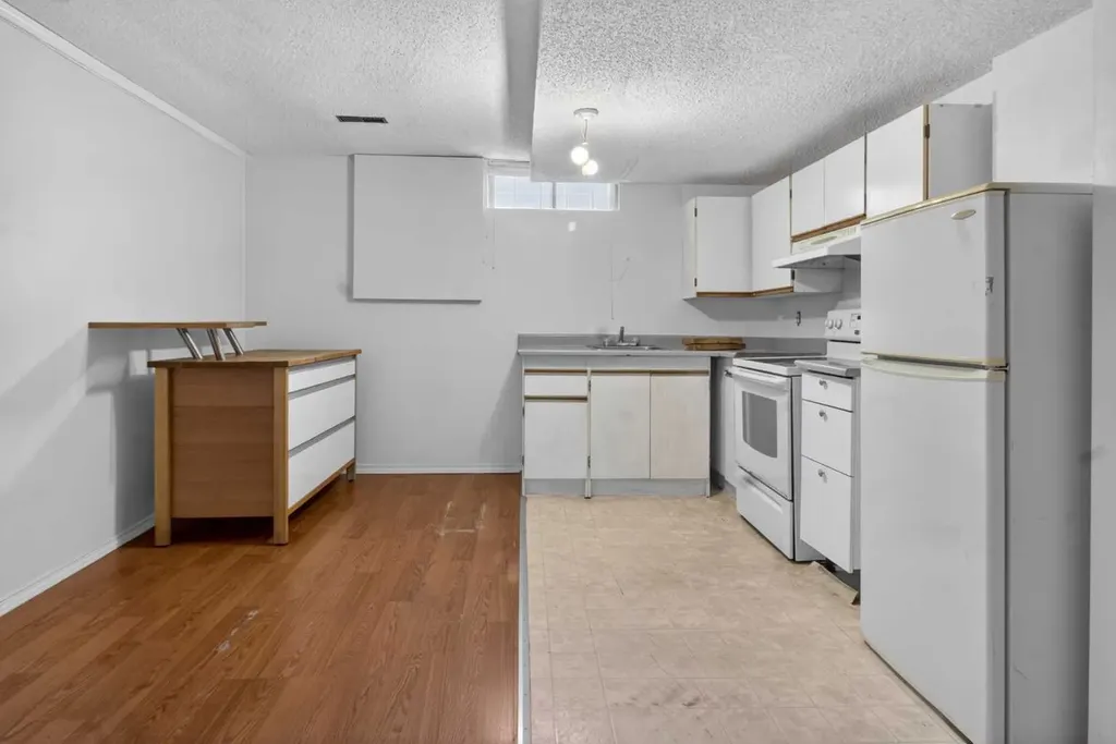 123 Rundleridge Way NE Calgary AB T1Y 2J8