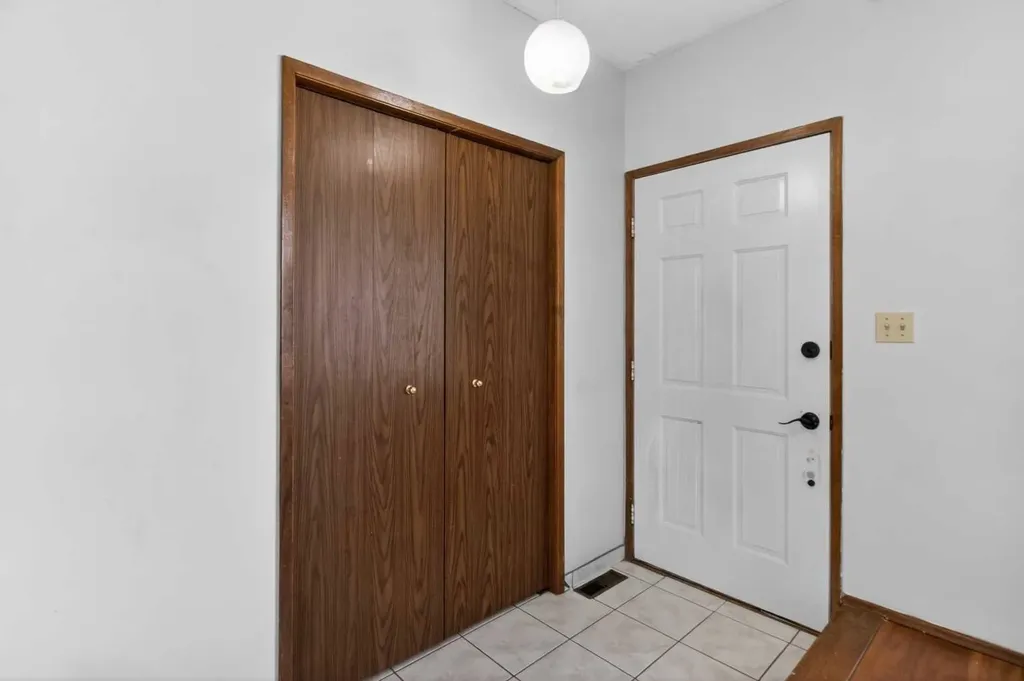 123 Rundleridge Way NE Calgary AB T1Y 2J8