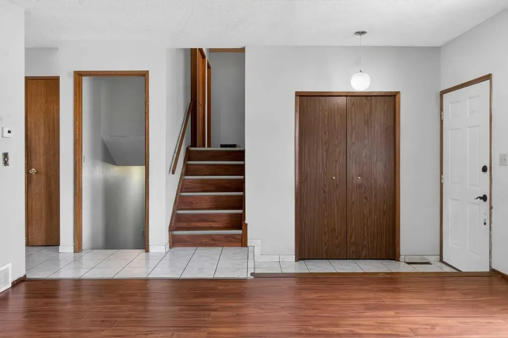 123 Rundleridge Way NE Calgary AB T1Y 2J8