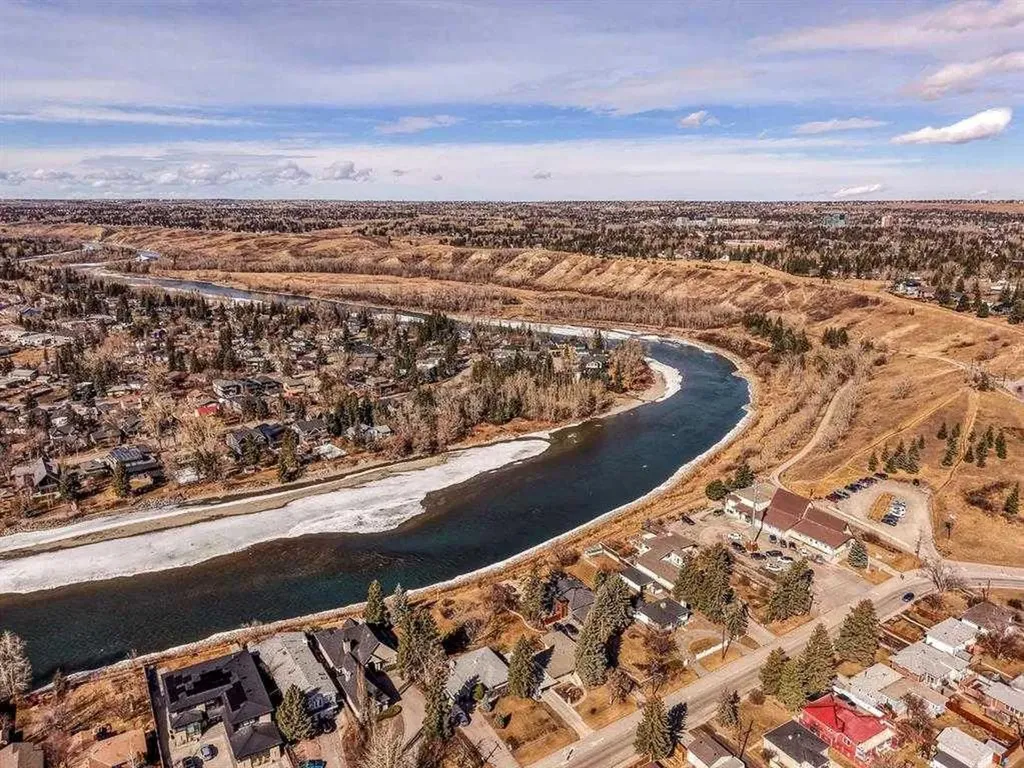 1916 & 1928 Home Road Calgary AB T1X 0Y4