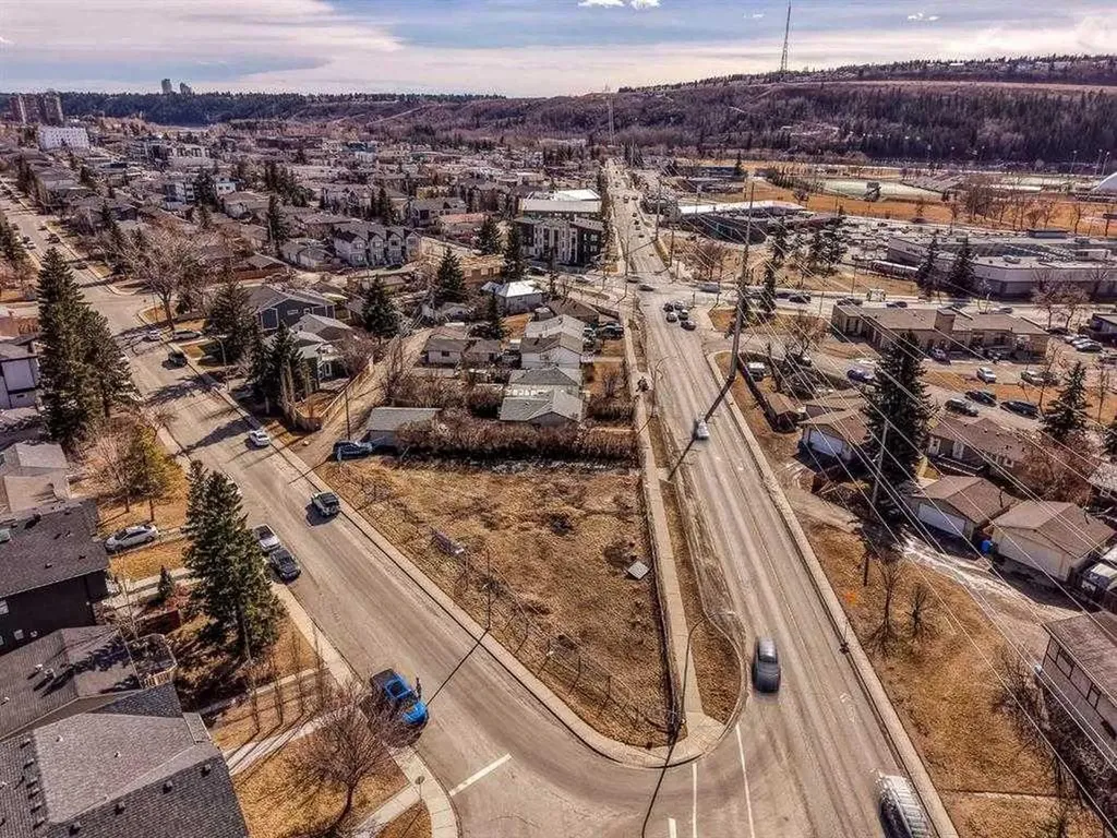 1916 & 1928 Home Road Calgary AB T1X 0Y4