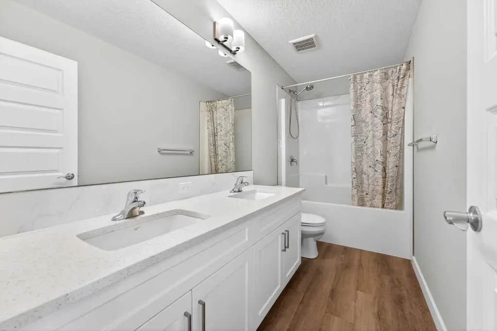 181 Buckskin Way Cochrane AB T4C 2R7