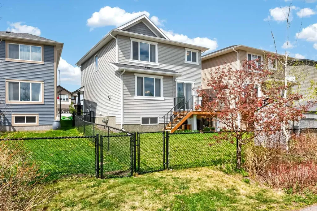 181 Buckskin Way Cochrane AB T4C 2R7