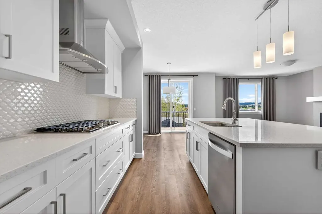 181 Buckskin Way Cochrane AB T4C 2R7
