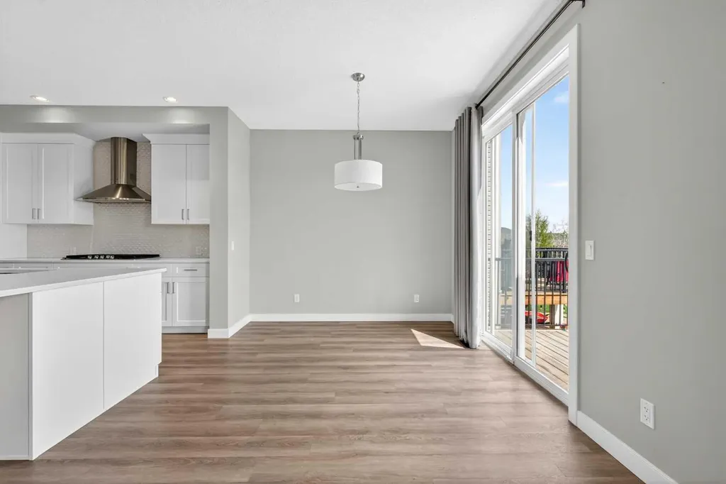 181 Buckskin Way Cochrane AB T4C 2R7