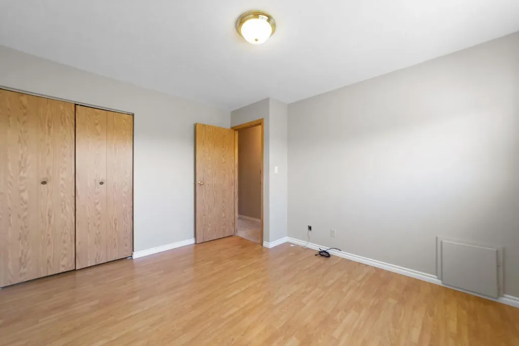 6121 39 Avenue Camrose AB T4V3A9