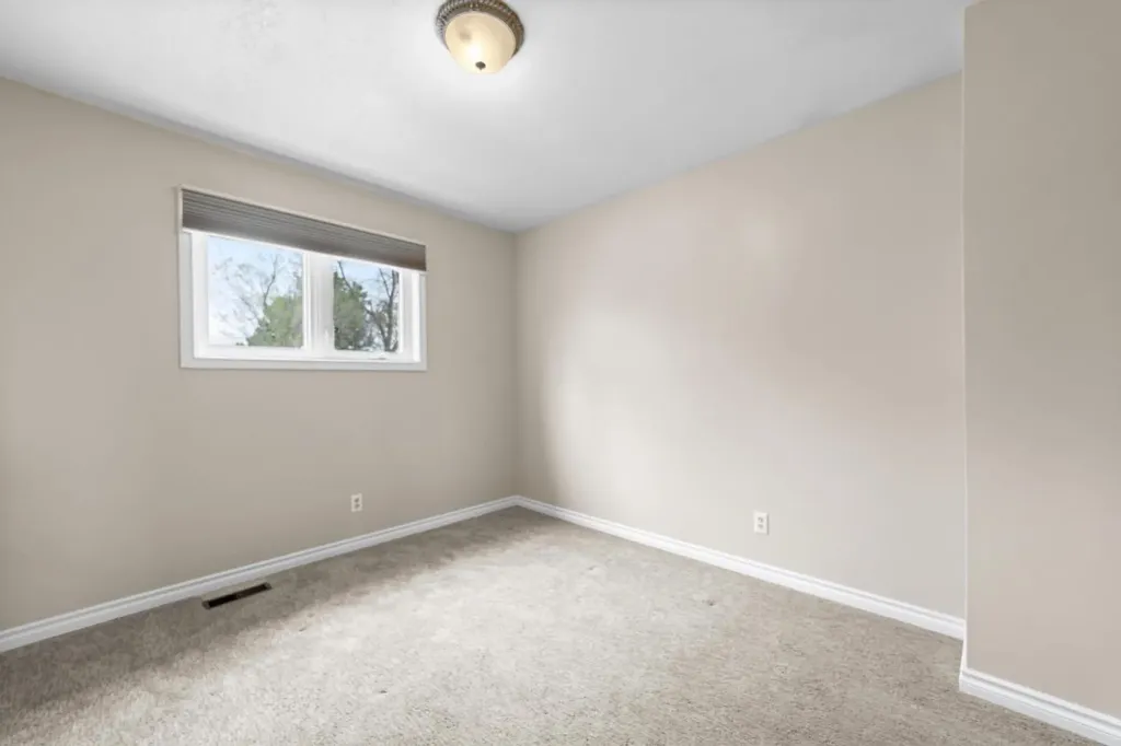 6121 39 Avenue Camrose AB T4V3A9