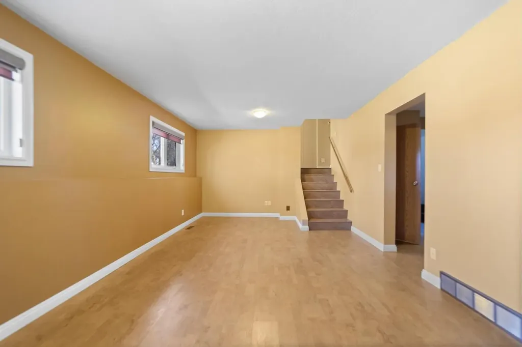6121 39 Avenue Camrose AB T4V3A9