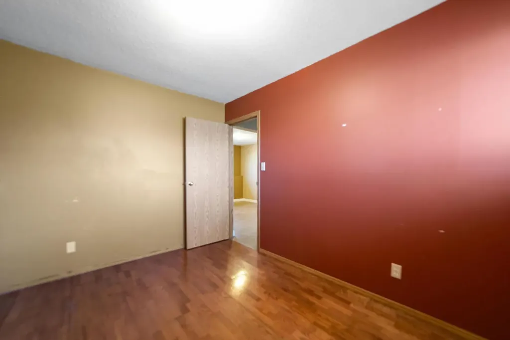 6121 39 Avenue Camrose AB T4V3A9