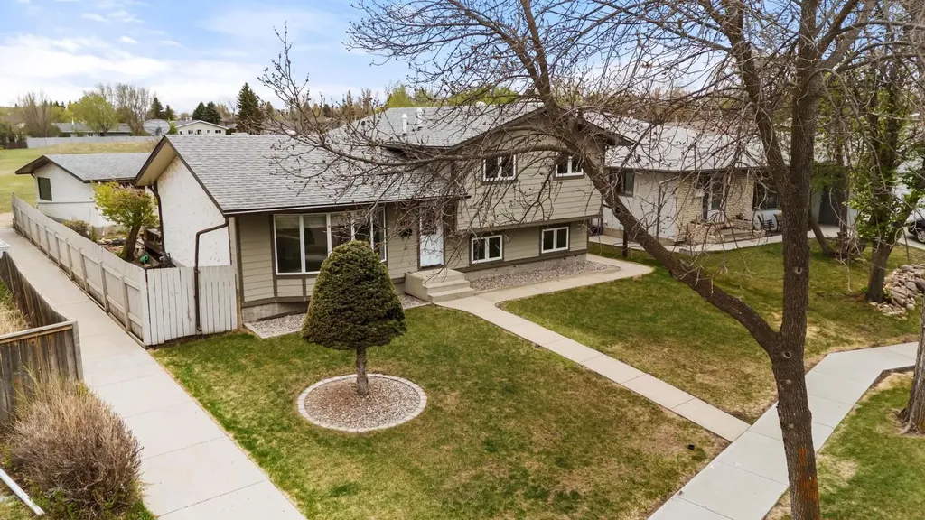 6121 39 Avenue Camrose AB T4V3A9