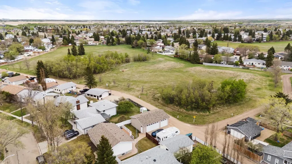 6121 39 Avenue Camrose AB T4V3A9