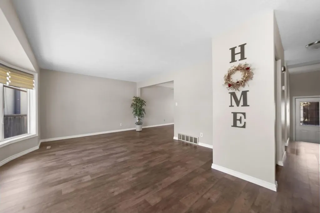 6121 39 Avenue Camrose AB T4V3A9