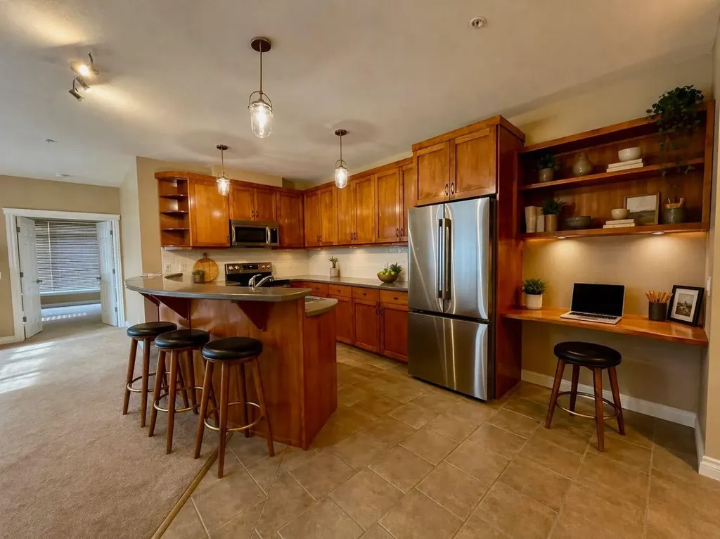 24 Hemlock Crescent SW Calgary AB T3Z 2Z1