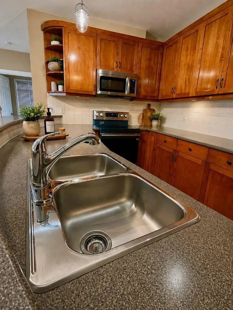 24 Hemlock Crescent SW Calgary AB T3Z 2Z1