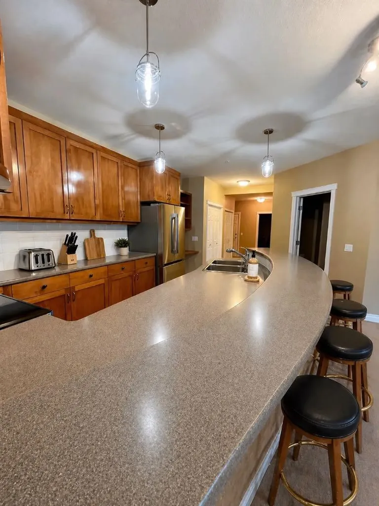 24 Hemlock Crescent SW Calgary AB T3Z 2Z1