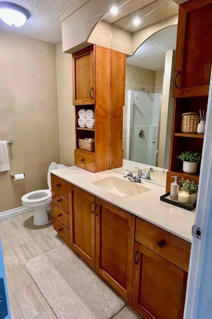 24 Hemlock Crescent SW Calgary AB T3Z 2Z1