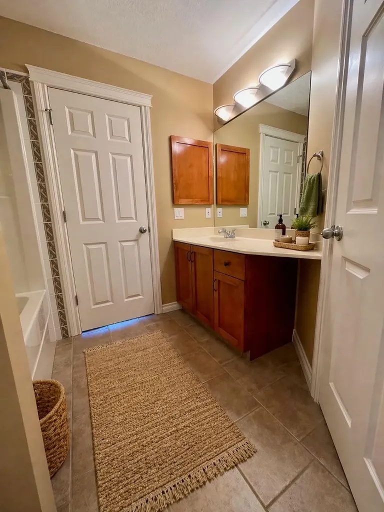 24 Hemlock Crescent SW Calgary AB T3Z 2Z1