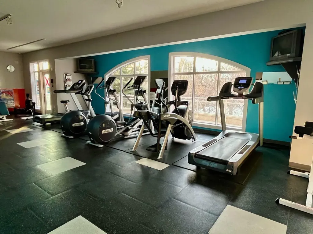 24 Hemlock Crescent SW Calgary AB T3Z 2Z1