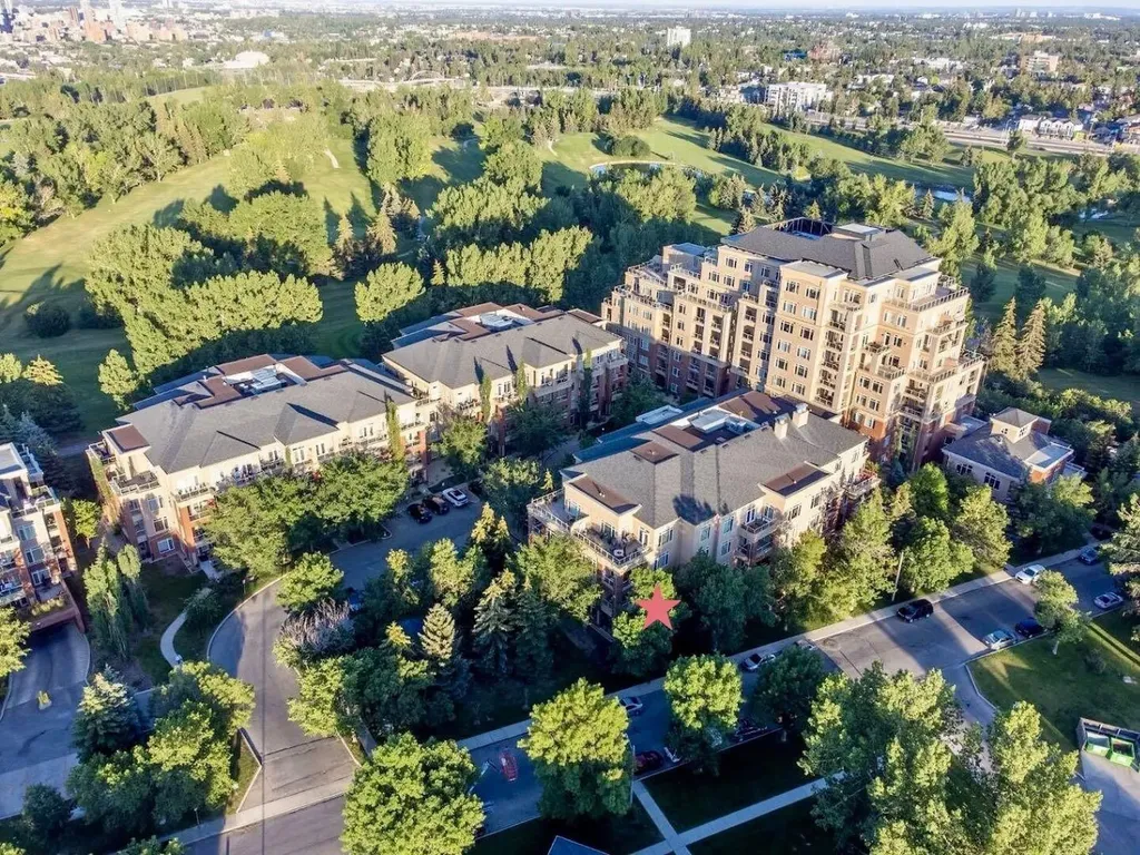 24 Hemlock Crescent SW Calgary AB T3Z 2Z1