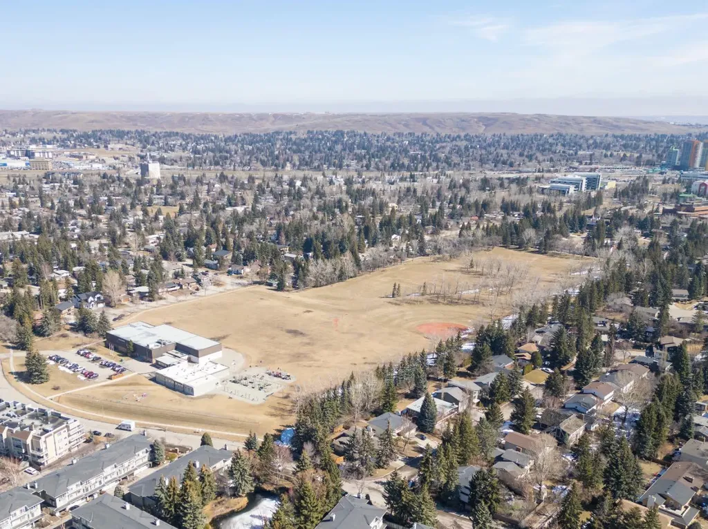 4270 Norford Avenue NW Calgary AB T3B 6P8