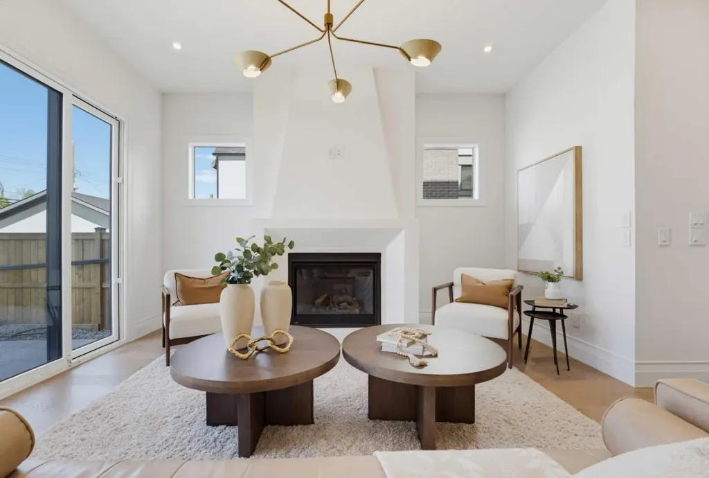 2032 52 Avenue SW Calgary AB T3E 1K1