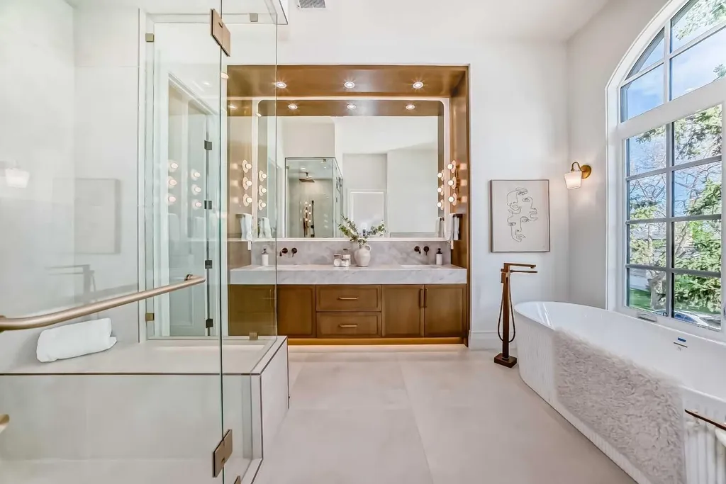 2032 52 Avenue SW Calgary AB T3E 1K1
