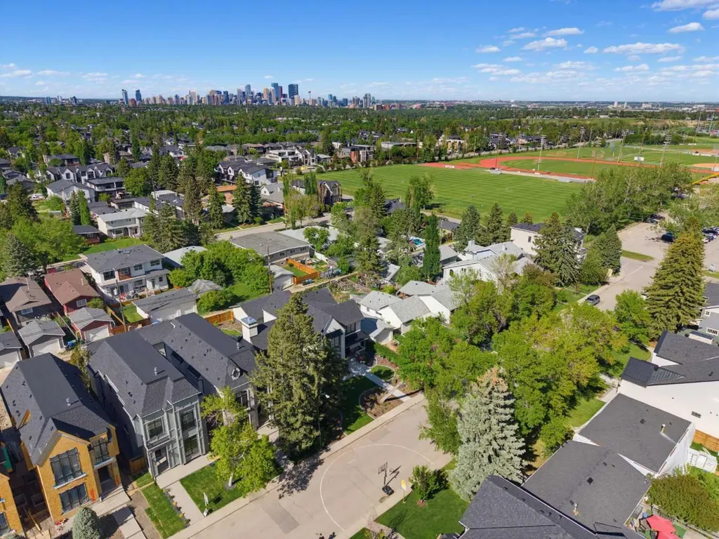 2032 52 Avenue SW Calgary AB T3E 1K1